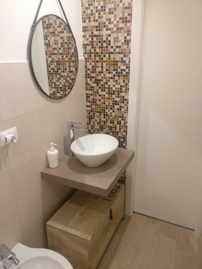 4 Via Valona - Executive Luxury Apartment Bari Zewnętrze zdjęcie
